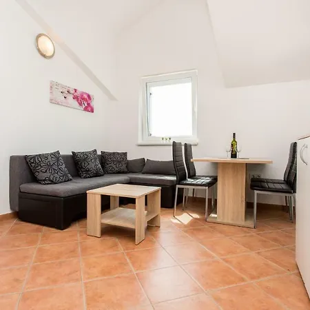 Lastro Nives Apartment *